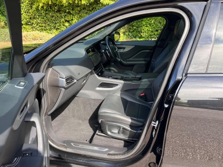 Jaguar F-Pace 2.0 D180 Chequered Flag Auto AWD Euro 6 (s/s) 5dr 86