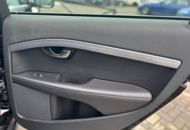 Volvo V70 2.0 D4 SE LUX AUTOMATIC ESTATE 24