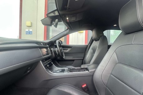 Jaguar XF 2.0d R-Sport Sportbrake 5dr Diesel Auto Euro 6 (s/s) (163 ps) 30