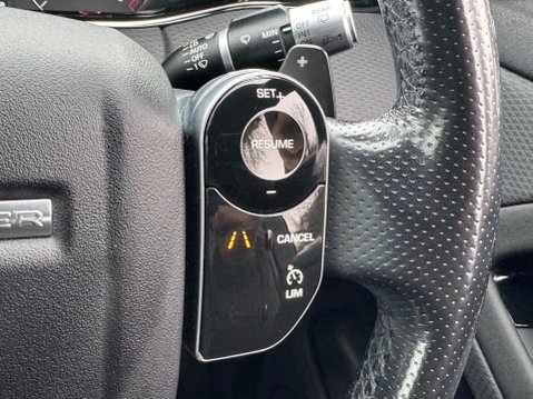 Land Rover Range Rover Evoque 2.0 P200 MHEV R-Dynamic S Auto 4WD Euro 6 (s/s) 5dr 36