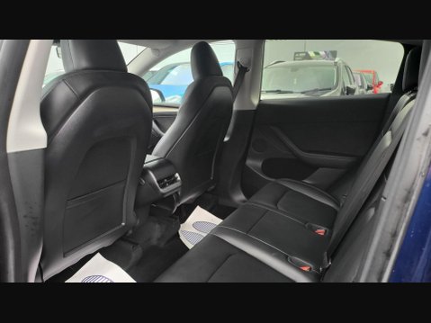 Tesla Model Y LONG RANGE AWD 14