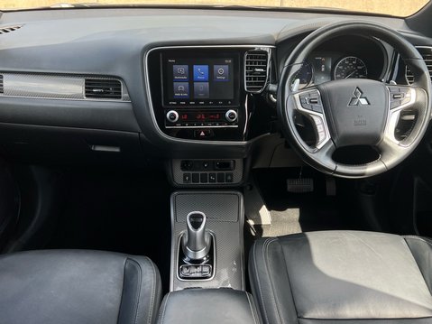 Mitsubishi Outlander PHEV DYNAMIC 10