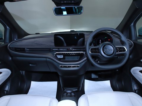 Fiat 500 87kW Giorgio Armani 42kWh 3dr Auto 15