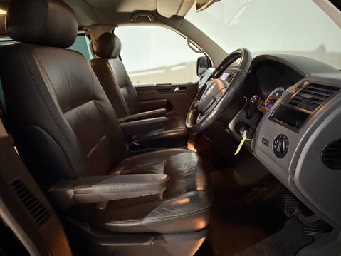 Volkswagen Caravelle EXECUTIVE TDI 19