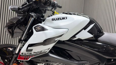 Suzuki GSX-S GSX 125 S 2024 ONLY 1K STUNNING 15BHP LEARNER 125CC SPORT 25