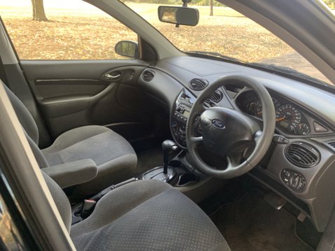 Ford Focus GHIA 25