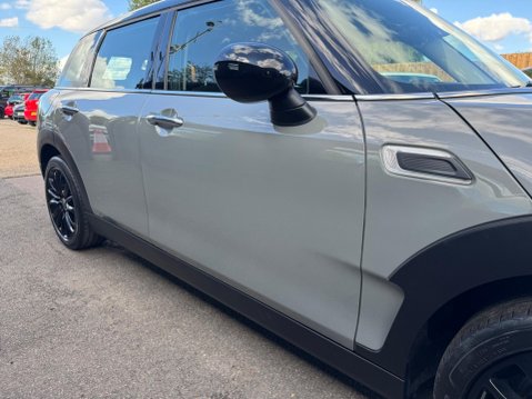 Mini Clubman COOPER BLACK 23