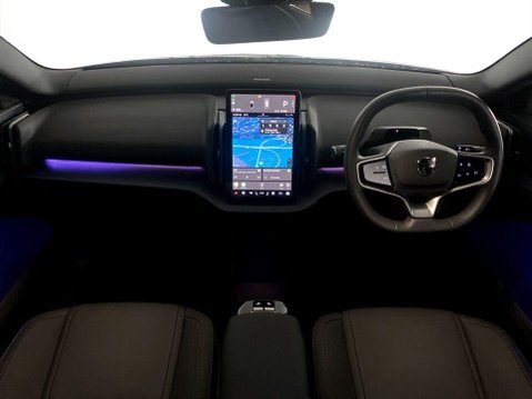 Volvo Ex30 Twin Performance 69kWh Plus SUV 5dr Electric Auto AWD (428 ps) Air Con - Al 18