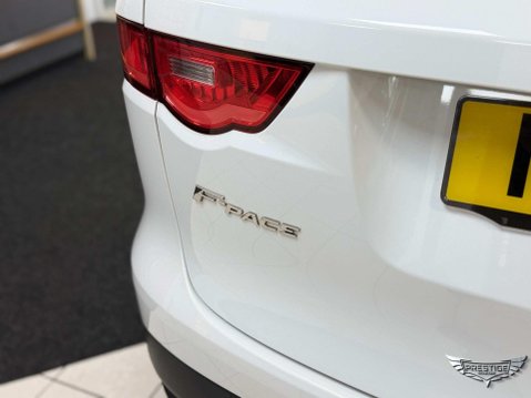 Jaguar F-Pace 2.0 D180 Prestige Auto AWD Euro 6 (s/s) 5dr 19