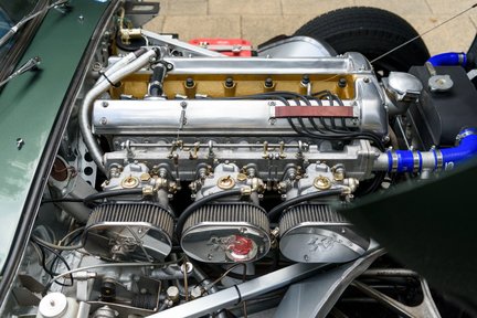 Jaguar E-Type Lightweight 11