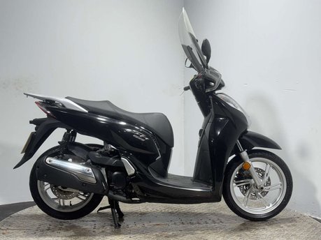 Honda SH300i SH 300 2016 32K VERY CLEAN MOT JAN 2027 300CC SCOOTER