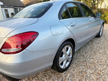 Mercedes-Benz C Class 2.1 C220d SE Saloon 4dr Diesel 7G-Tronic+ Euro 6 (s/s) (170 ps) 8