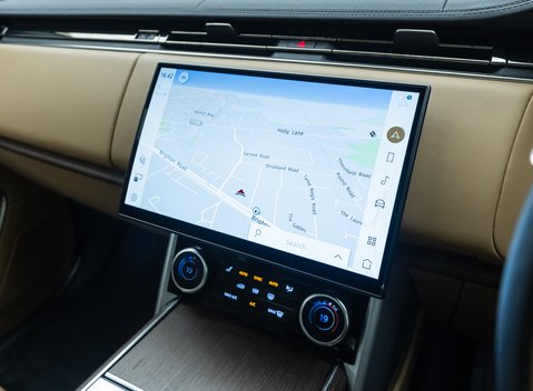 Land Rover Range Rover P440e HSE 19