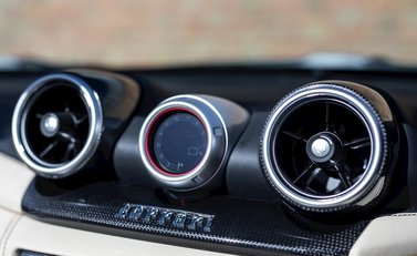 Ferrari California T HS 18