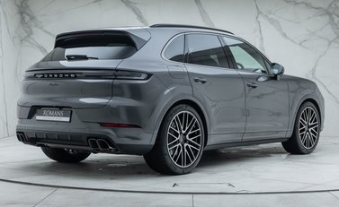 Porsche Cayenne TURBO E-HYBRID 6