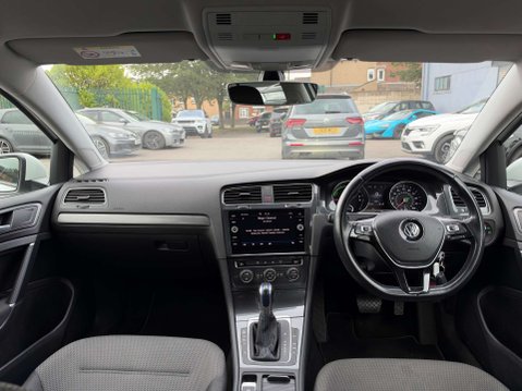 Volkswagen Golf 35.8kWh e-Golf Hatchback 5dr Electric Auto (136 ps) 3