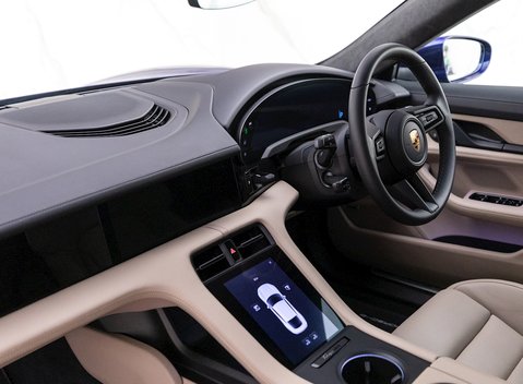 Porsche Taycan TURBO 15