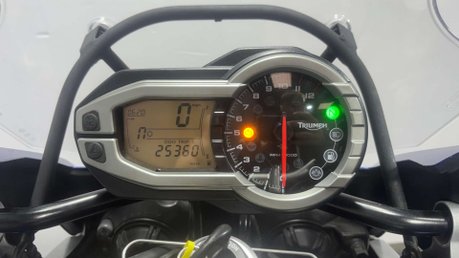Triumph Explorer 1215 2012 only 25k full luggage arrow exhaust new MOT tourer 42