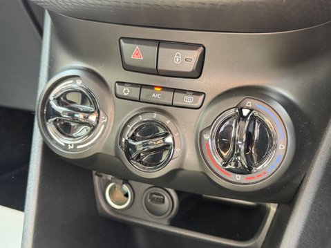 Peugeot 208 1.2 PureTech Signature Euro 6 (s/s) 5dr 21