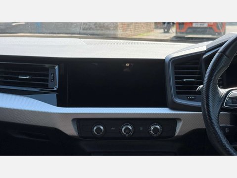 Audi A1 1.5 A1 S Line 35 TFSI Semi-Auto 5dr 8