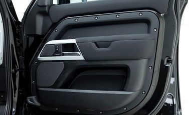 Land Rover Defender 110 XS Edition P400 20