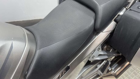 Yamaha FJR1300 ABS 2008 ONLY 22K NEW MOT SERVICED FULL LUGGAGE COMMUTER TOURER BIKE 33
