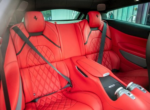 Ferrari GTC4 Lusso 13