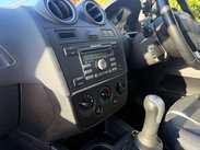 Ford Fiesta 1.4 Fiesta Ghia 5dr 27