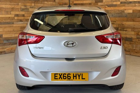 Hyundai i30 1.4 Blue Drive SE Nav Hatchback 5dr Petrol Manual Euro 6 (s/s) (100 ps) 5