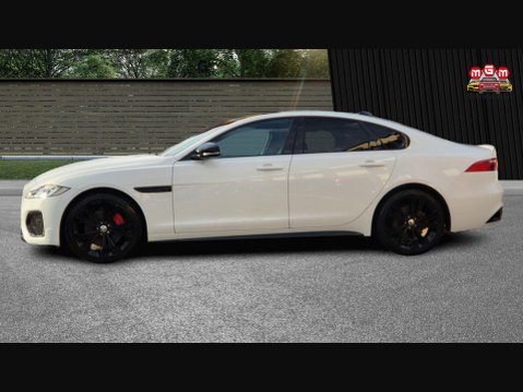 Jaguar XF R-DYNAMIC S 6