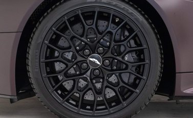 Aston Martin Vantage S V12 17