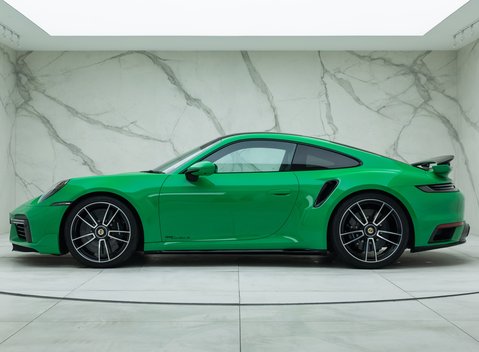 Porsche 911 Turbo S (992) 5