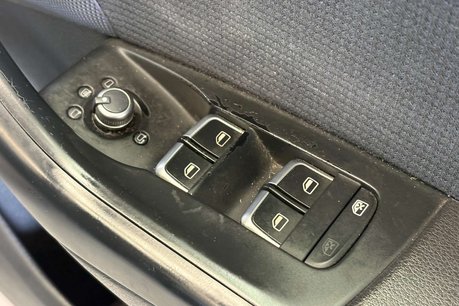 Audi Q3 2.0 TFSI S line SUV 5dr Petrol S Tronic quattro Euro 5 (s/s) (170 ps) 55