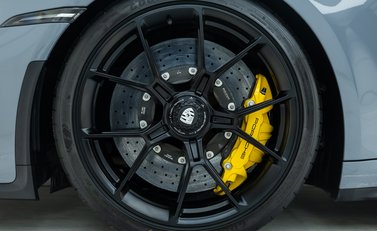 Porsche 911 GT3 Touring (992) 27