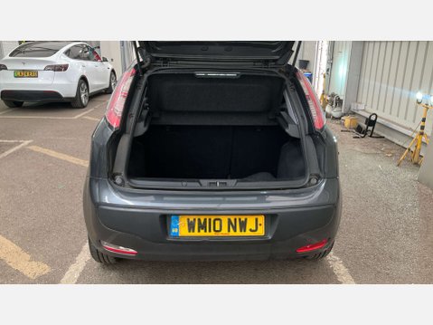 Fiat Punto Evo 1.4 Dynamic Hatchback 5dr Petrol Euro 5 (s/s) (77 bhp) 9