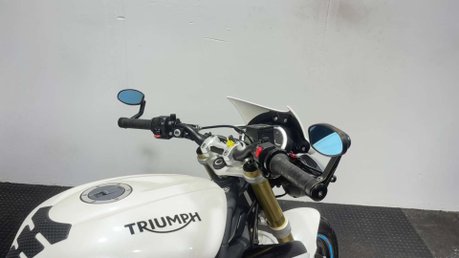 Triumph Street Triple 2016 66 plate 13k new MOT serviced quickshifter and exhaust 34