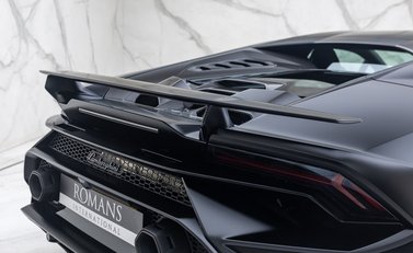Lamborghini Huracan Tecnica 44