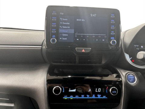 Toyota Yaris Cross 1.5 VVT-h Design SUV 5dr Petrol Hybrid E-CVT Euro 6 (s/s) (116 ps) 18