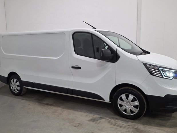Renault Trafic Renault Trafic LWB Diesel LL30 Blue dCi 130 Advance Van 3