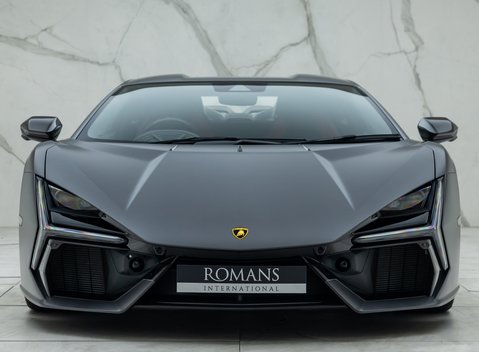 Lamborghini Revuelto 9