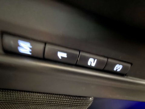 Land Rover Range Rover Evoque 2.0 Range Rover Evoque R-Dynamic SE D MHEV Auto 4WD 5dr 27