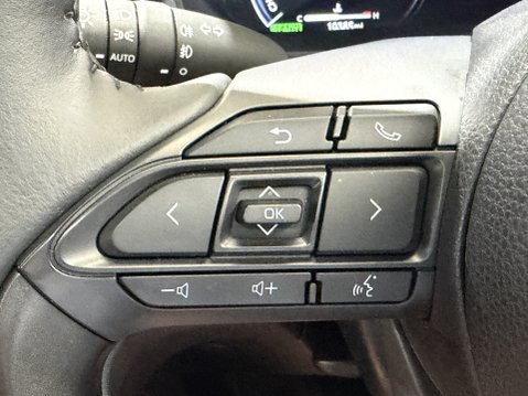 Toyota Yaris Cross PREMIERE EDITION 56
