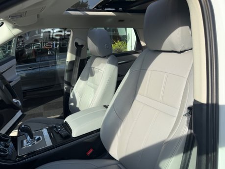 Land Rover Range Rover Evoque SE MHEV 49
