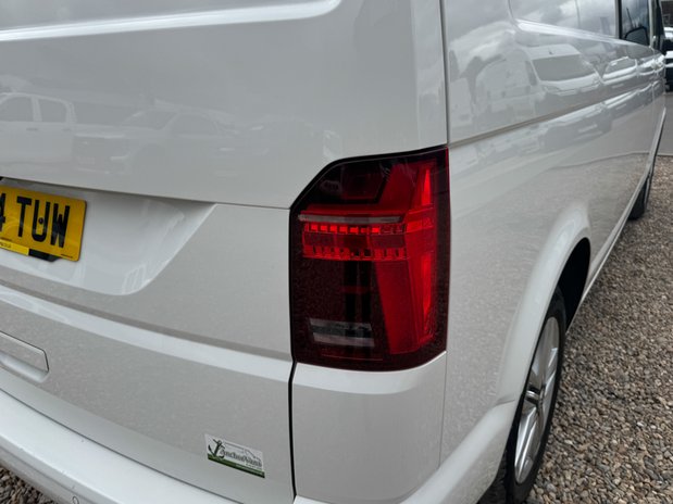 Volkswagen Transporter Crew Cab AUTO LWB L2H1 Highline T32 A/C Alloys Sensors EURO 6 NO VAT 10