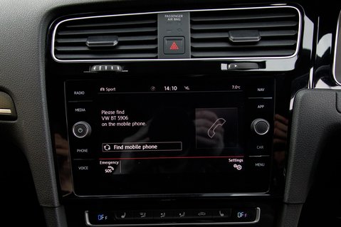 Volkswagen Golf GTI PERFORMANCE TSI DSG 28