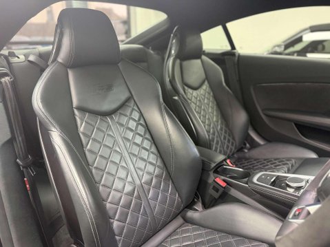 Audi TT 2.5 TFSI Coupe 3dr Petrol S Tronic quattro Euro 6 (s/s) (400 ps) 31
