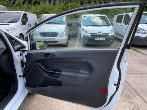 Ford Fiesta 1.5 TDCi ECOnetic Panel Van 3dr Diesel Manual (82 g/km, 94 bhp) 18