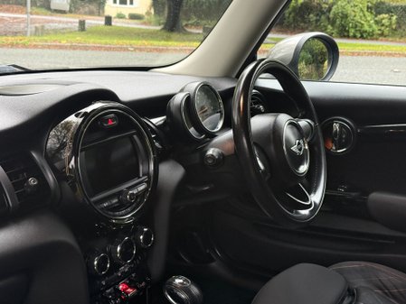 Mini Hatch COOPER SEVEN 38