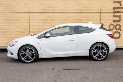 Vauxhall Astra GTC LIMITED EDITION S/S 9