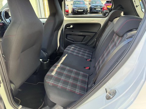 Volkswagen Up GTI 37